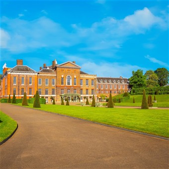 A Royal Palace Explorer and Theatre Break