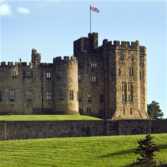 Northumberlands Castles, Coast & Roman Ruins