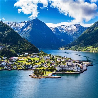 Norway - Fjords, Glaciers, Lakes & Mountains 