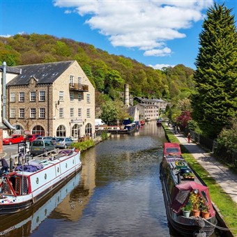Hebden Bridge & Piece Hall Halifax